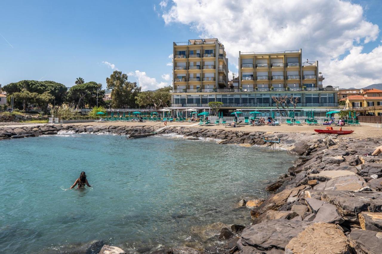 Hotel Bellevue Et Mediterranee Ντιάνο Μαρίνα Εξωτερικό φωτογραφία