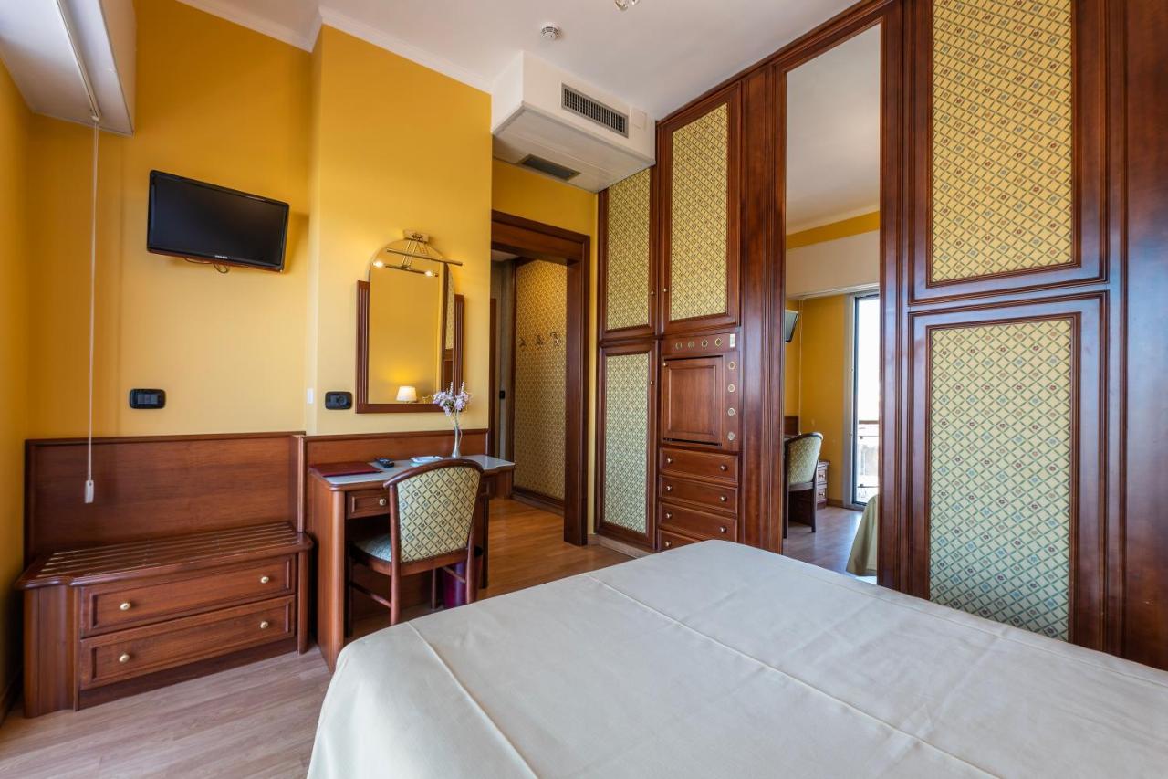 Hotel Bellevue Et Mediterranee Ντιάνο Μαρίνα Εξωτερικό φωτογραφία