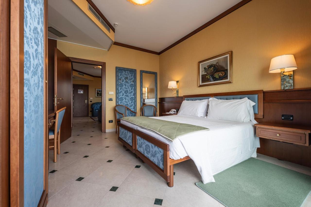 Hotel Bellevue Et Mediterranee Ντιάνο Μαρίνα Εξωτερικό φωτογραφία
