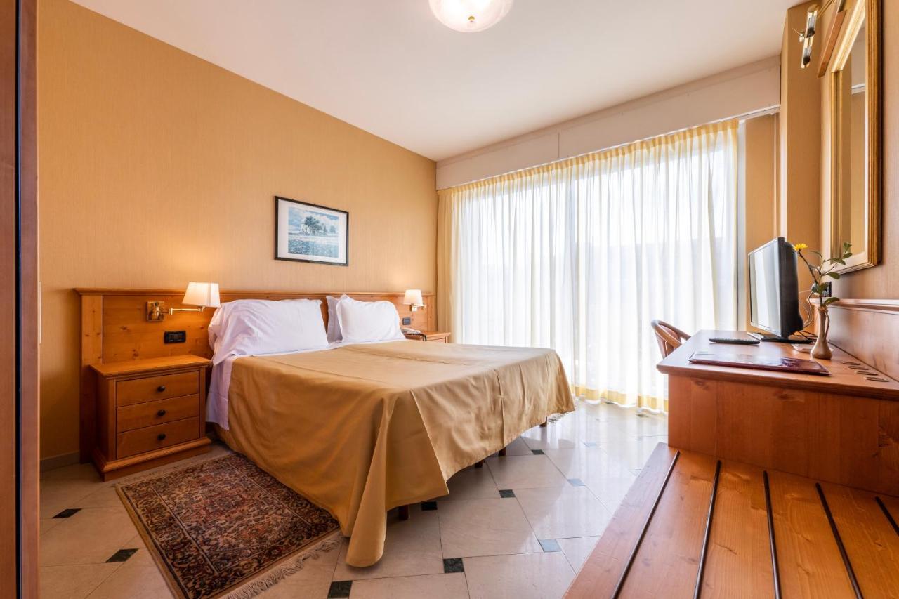 Hotel Bellevue Et Mediterranee Ντιάνο Μαρίνα Εξωτερικό φωτογραφία