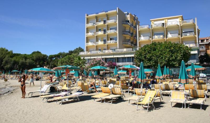 Hotel Bellevue Et Mediterranee Ντιάνο Μαρίνα Εξωτερικό φωτογραφία