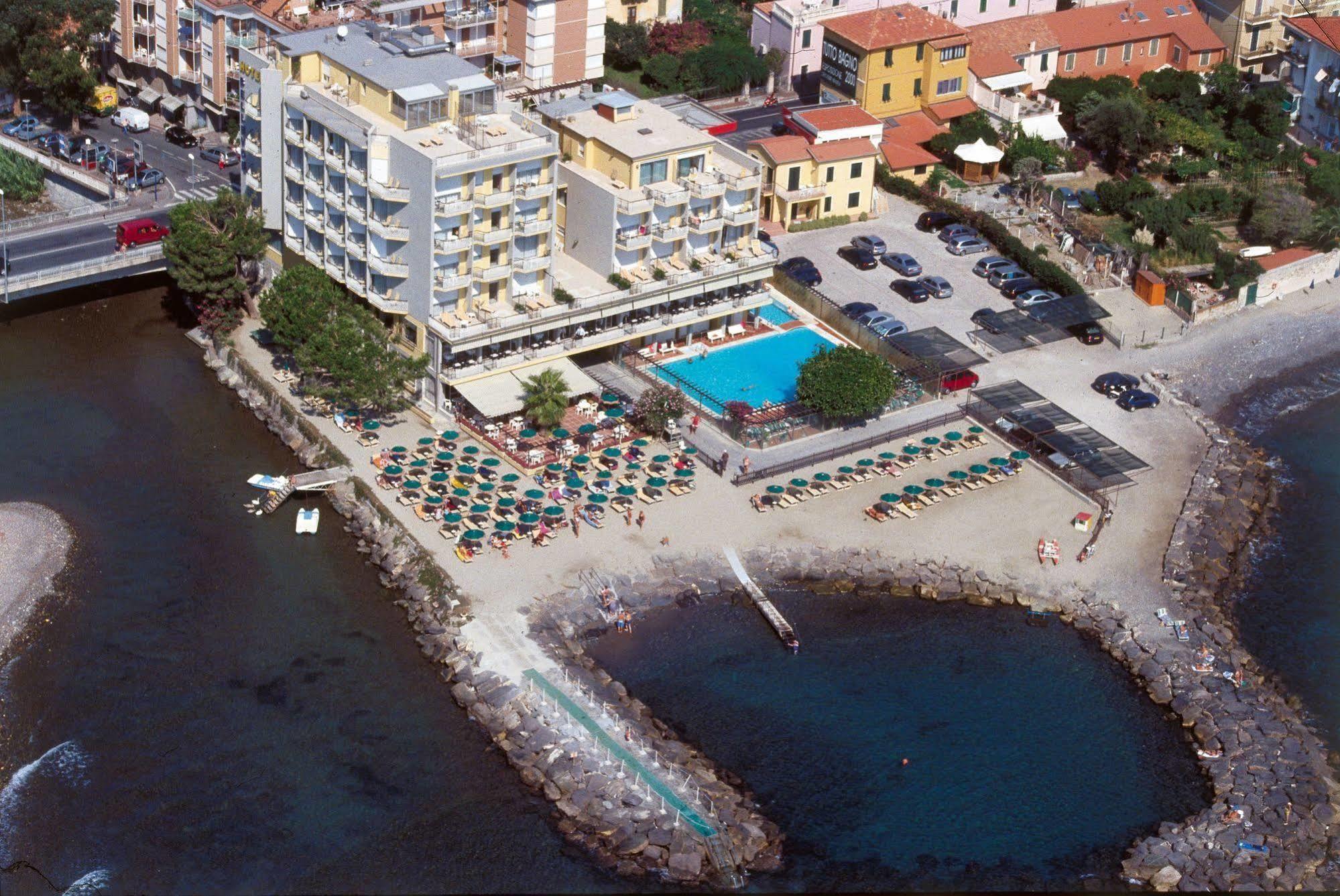 Hotel Bellevue Et Mediterranee Ντιάνο Μαρίνα Εξωτερικό φωτογραφία