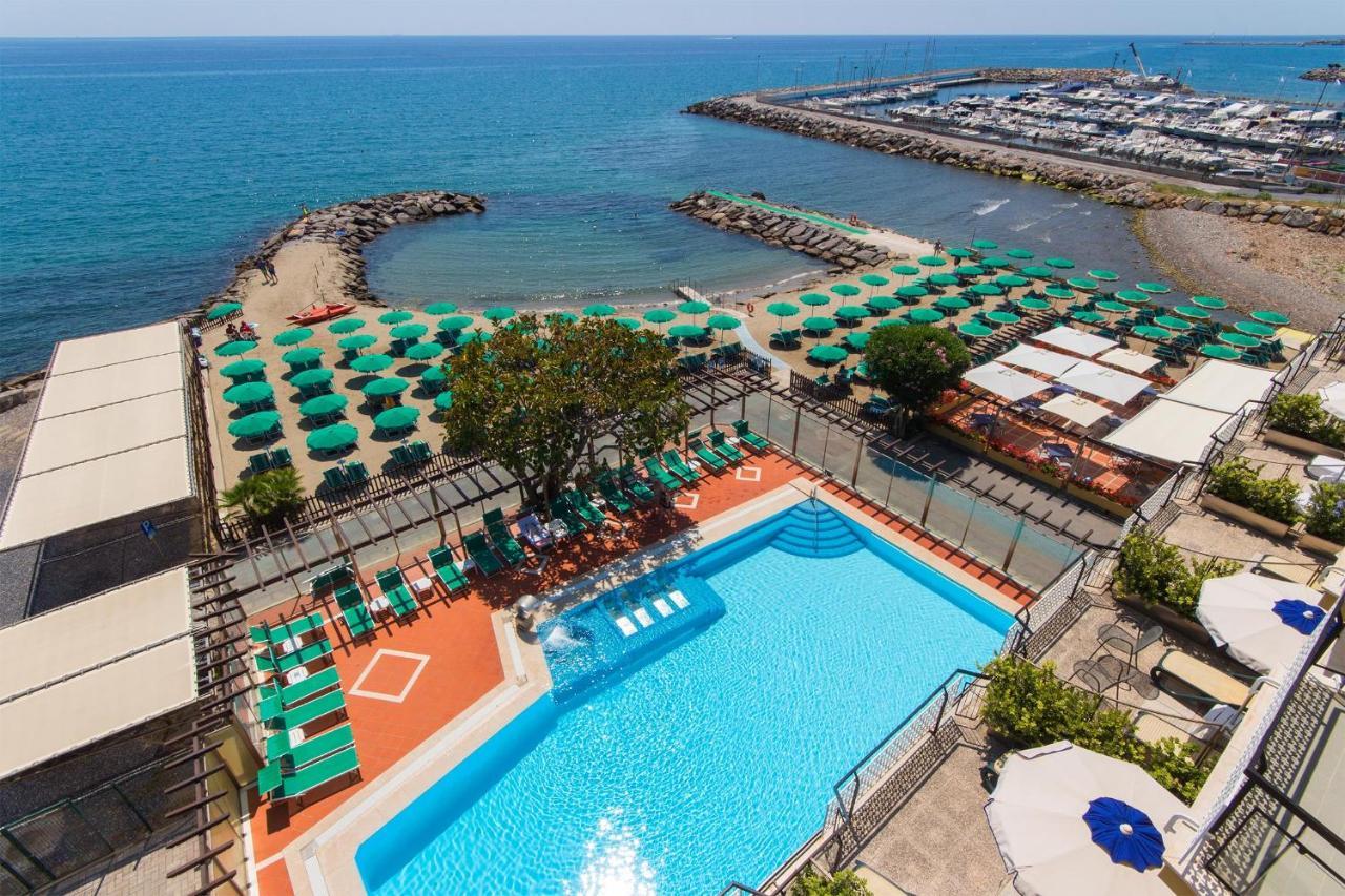 Hotel Bellevue Et Mediterranee Ντιάνο Μαρίνα Εξωτερικό φωτογραφία